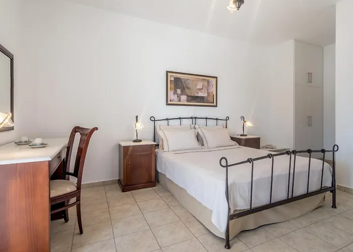 Guest house Astraeos 3*